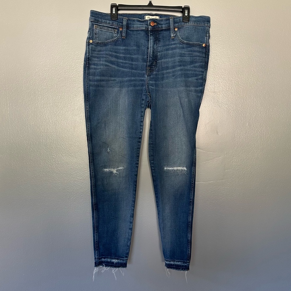 Madewell 9" Mid-Rise Skinny Jeans in York Wash: Rip and Repair Edition Sz 33